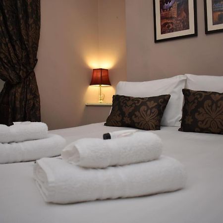West Port - 2Br In The Heart Of The Old Town Just Off The Grassmarket Edinburgh Bagian luar foto