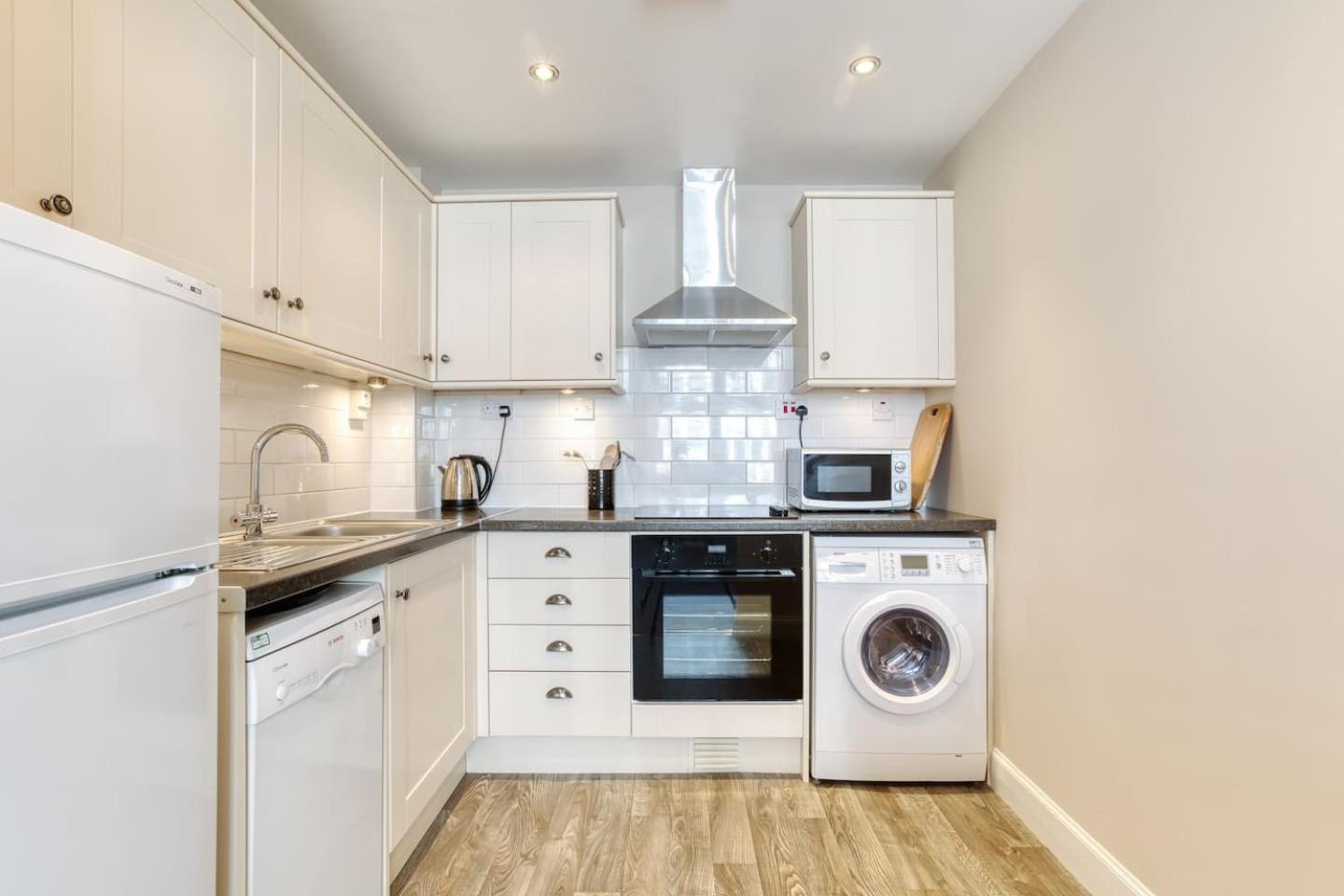 West Port - 2Br In The Heart Of The Old Town Just Off The Grassmarket Edinburgh Bagian luar foto