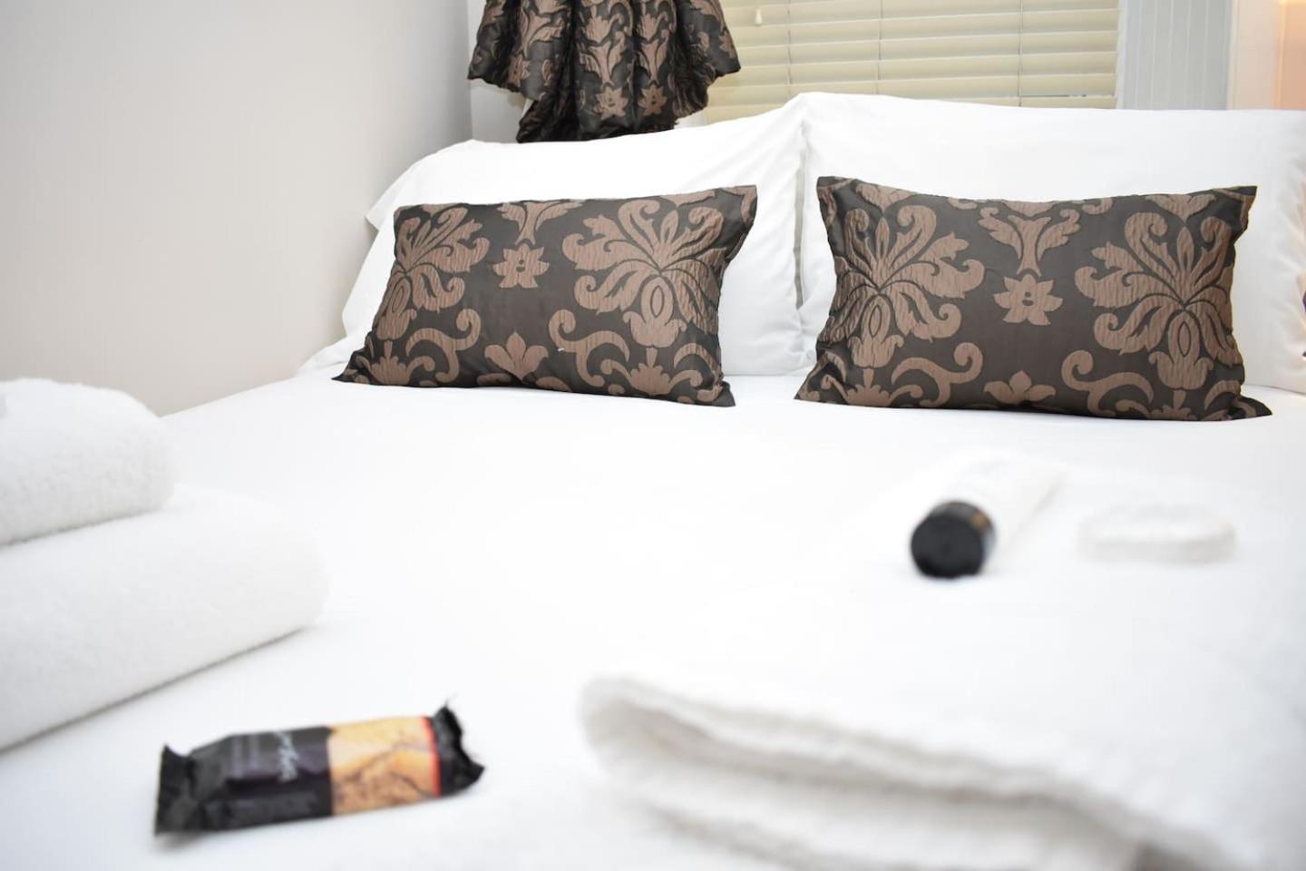 West Port - 2Br In The Heart Of The Old Town Just Off The Grassmarket Edinburgh Bagian luar foto