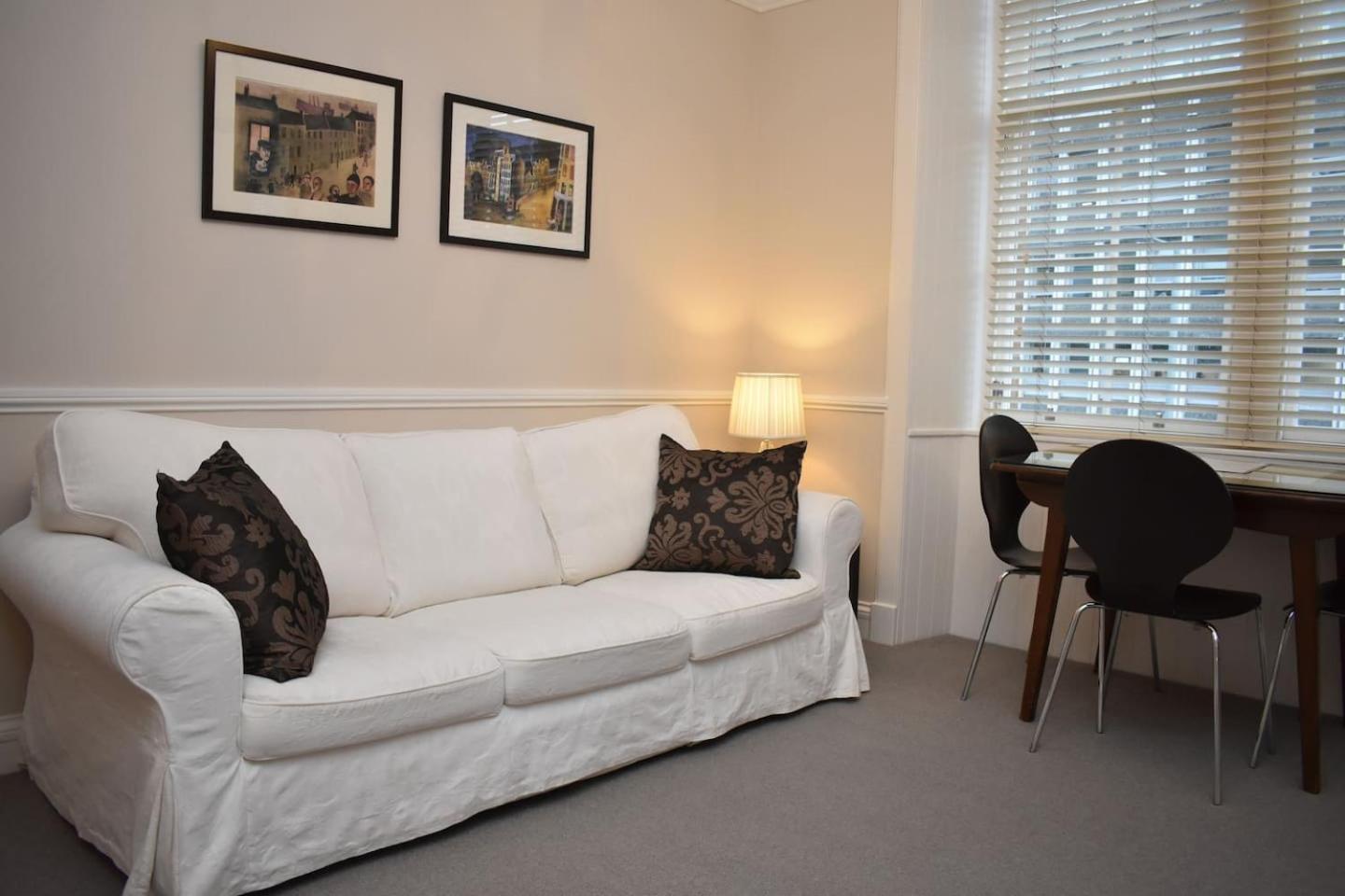 West Port - 2Br In The Heart Of The Old Town Just Off The Grassmarket Edinburgh Bagian luar foto