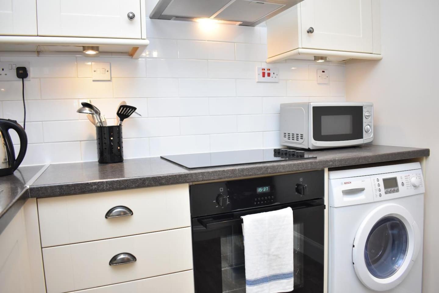 West Port - 2Br In The Heart Of The Old Town Just Off The Grassmarket Edinburgh Bagian luar foto