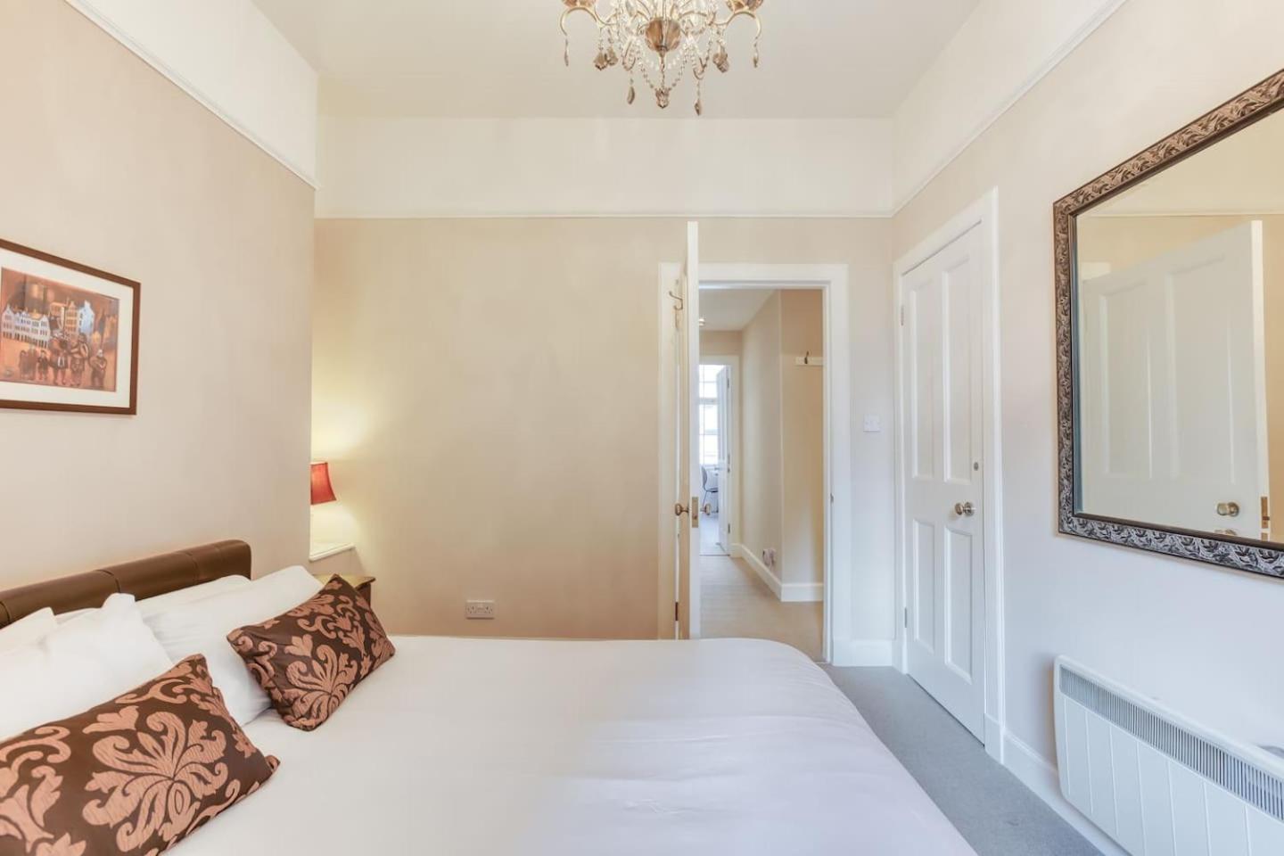 West Port - 2Br In The Heart Of The Old Town Just Off The Grassmarket Edinburgh Bagian luar foto