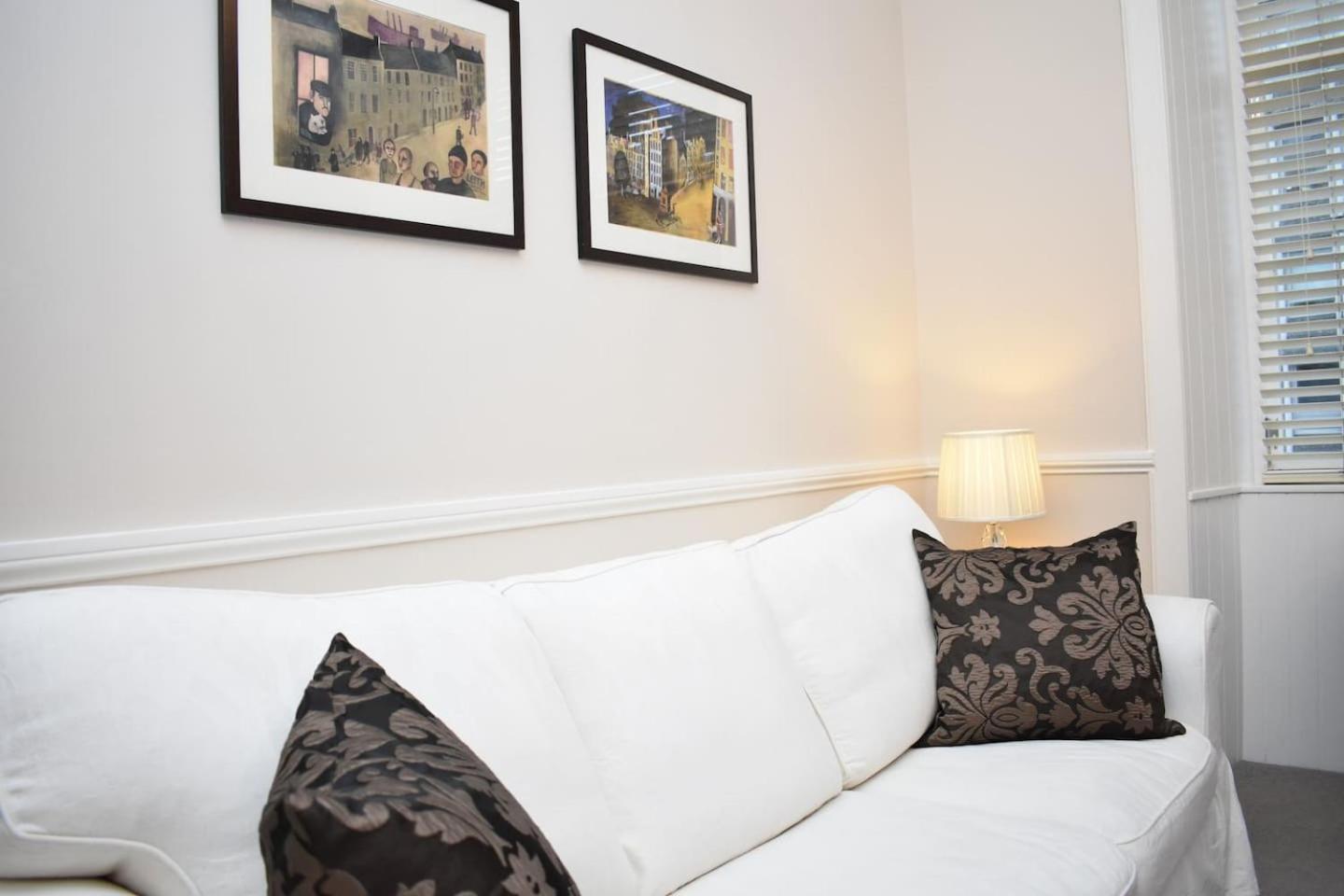 West Port - 2Br In The Heart Of The Old Town Just Off The Grassmarket Edinburgh Bagian luar foto