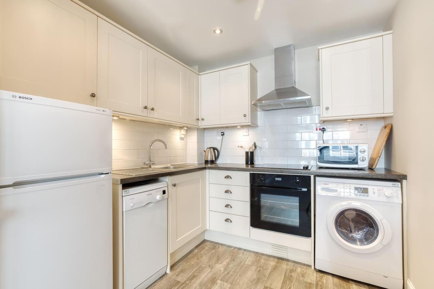 West Port - 2Br In The Heart Of The Old Town Just Off The Grassmarket Edinburgh Bagian luar foto