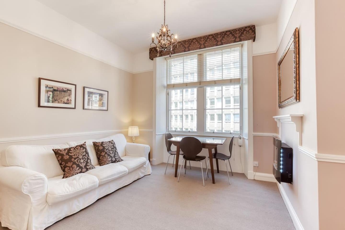 West Port - 2Br In The Heart Of The Old Town Just Off The Grassmarket Edinburgh Bagian luar foto