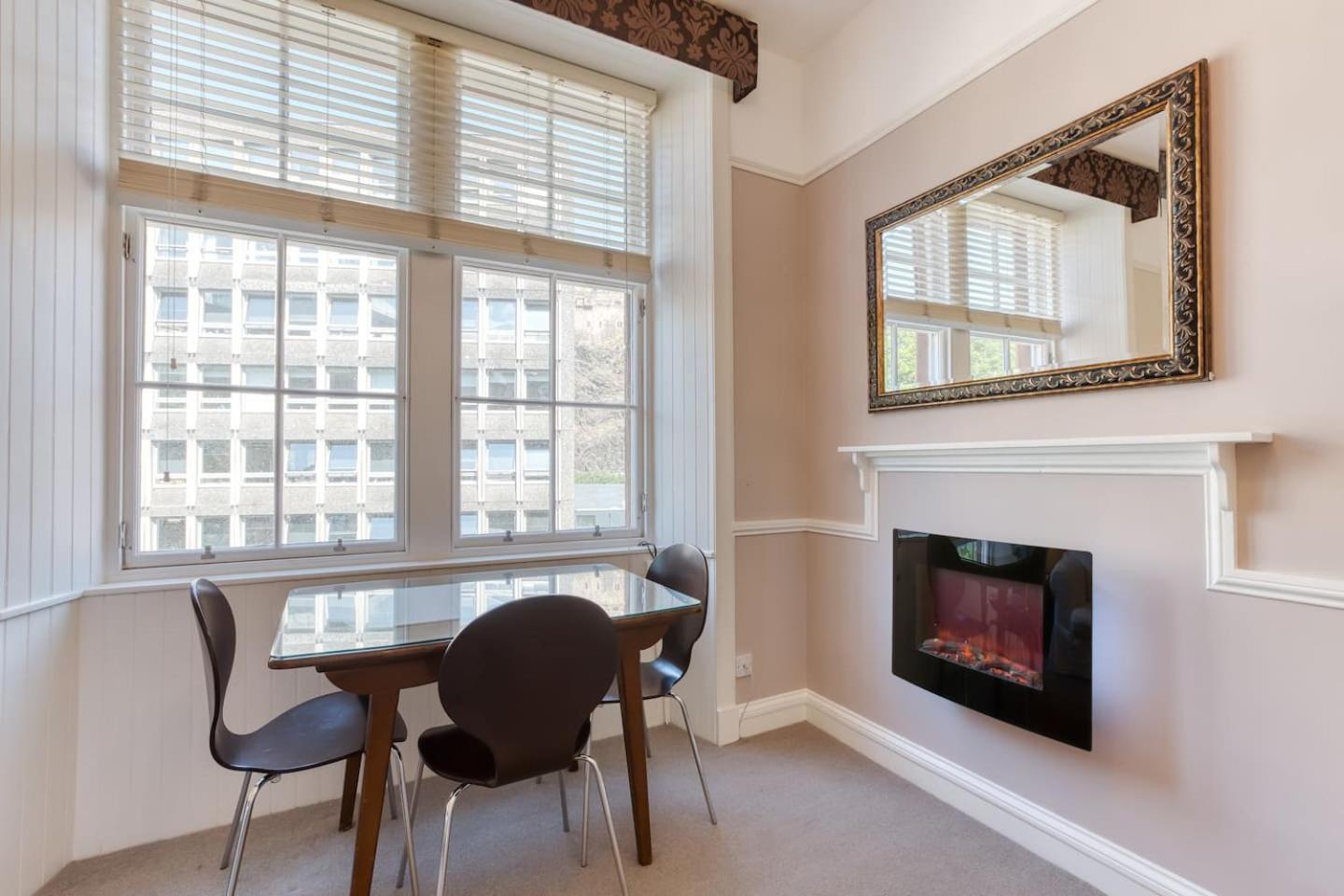 West Port - 2Br In The Heart Of The Old Town Just Off The Grassmarket Edinburgh Bagian luar foto