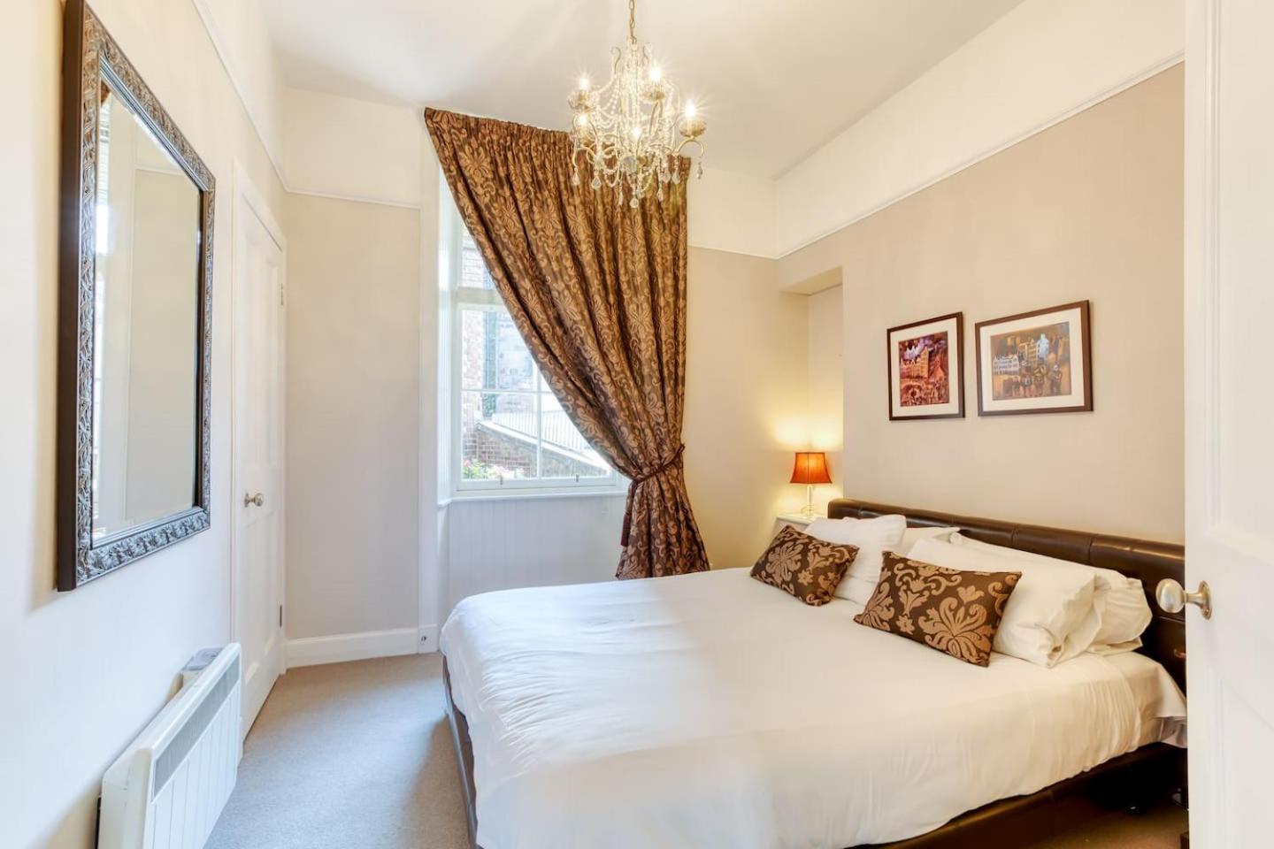 West Port - 2Br In The Heart Of The Old Town Just Off The Grassmarket Edinburgh Bagian luar foto