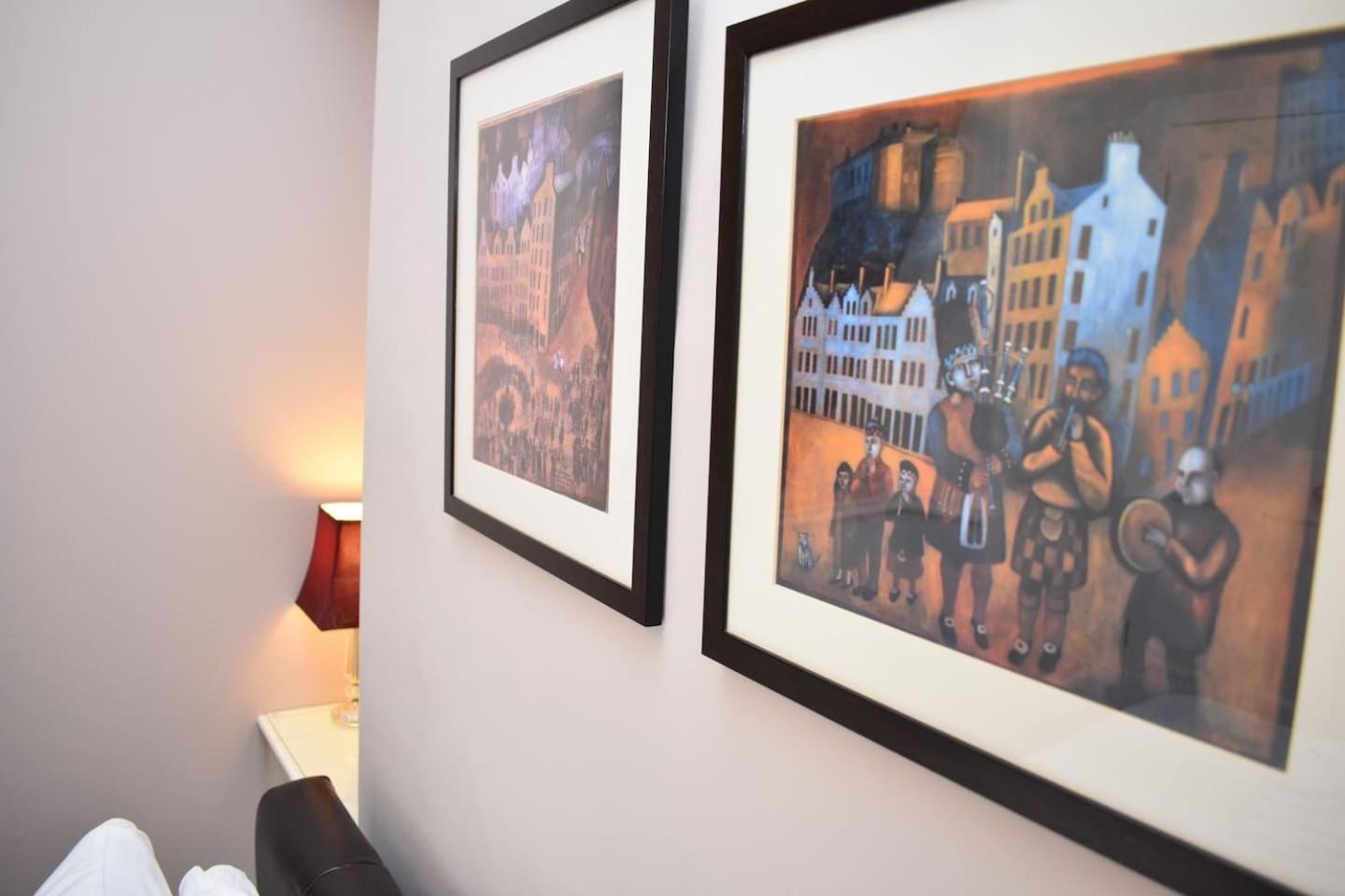 West Port - 2Br In The Heart Of The Old Town Just Off The Grassmarket Edinburgh Bagian luar foto