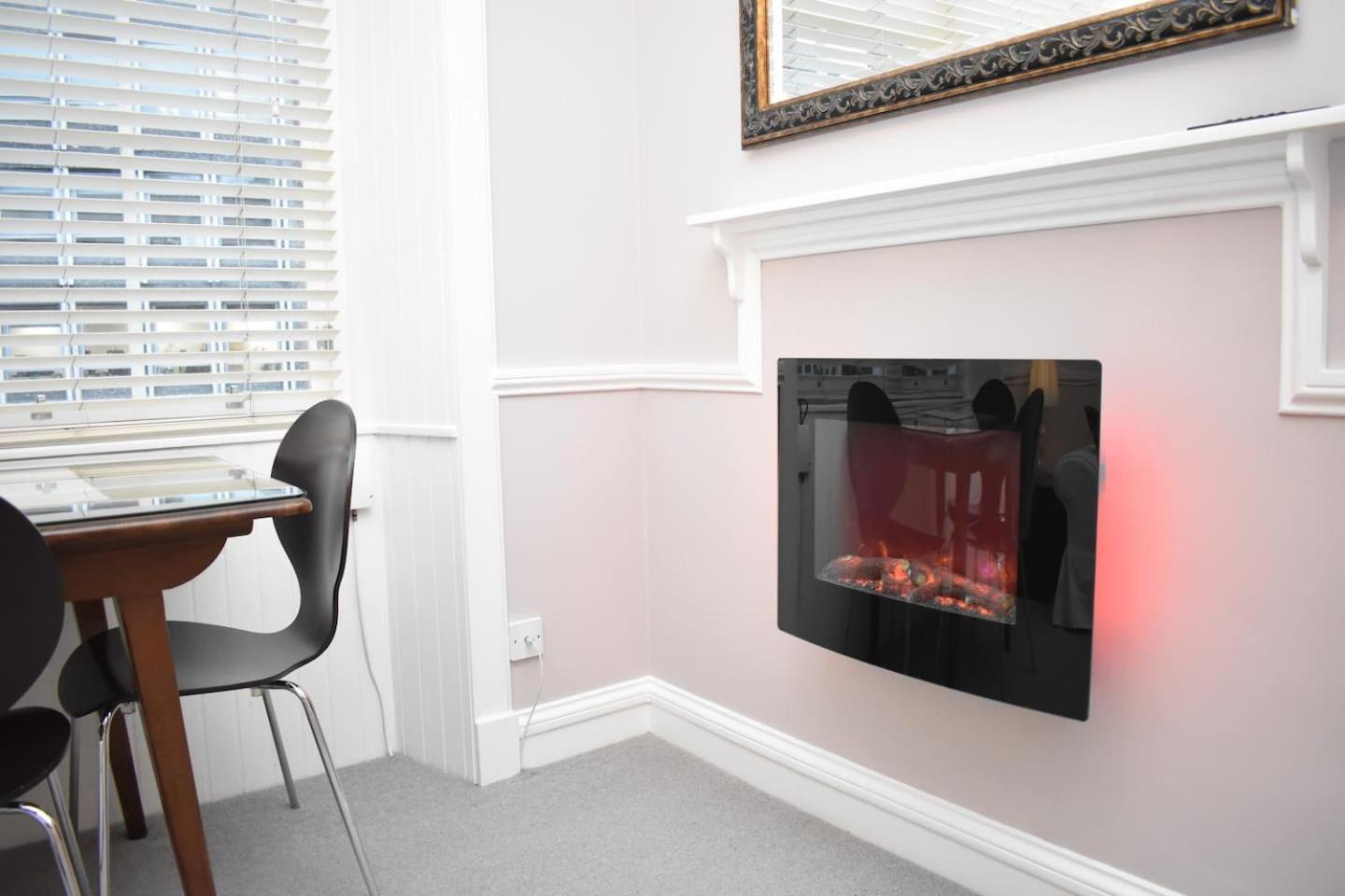 West Port - 2Br In The Heart Of The Old Town Just Off The Grassmarket Edinburgh Bagian luar foto