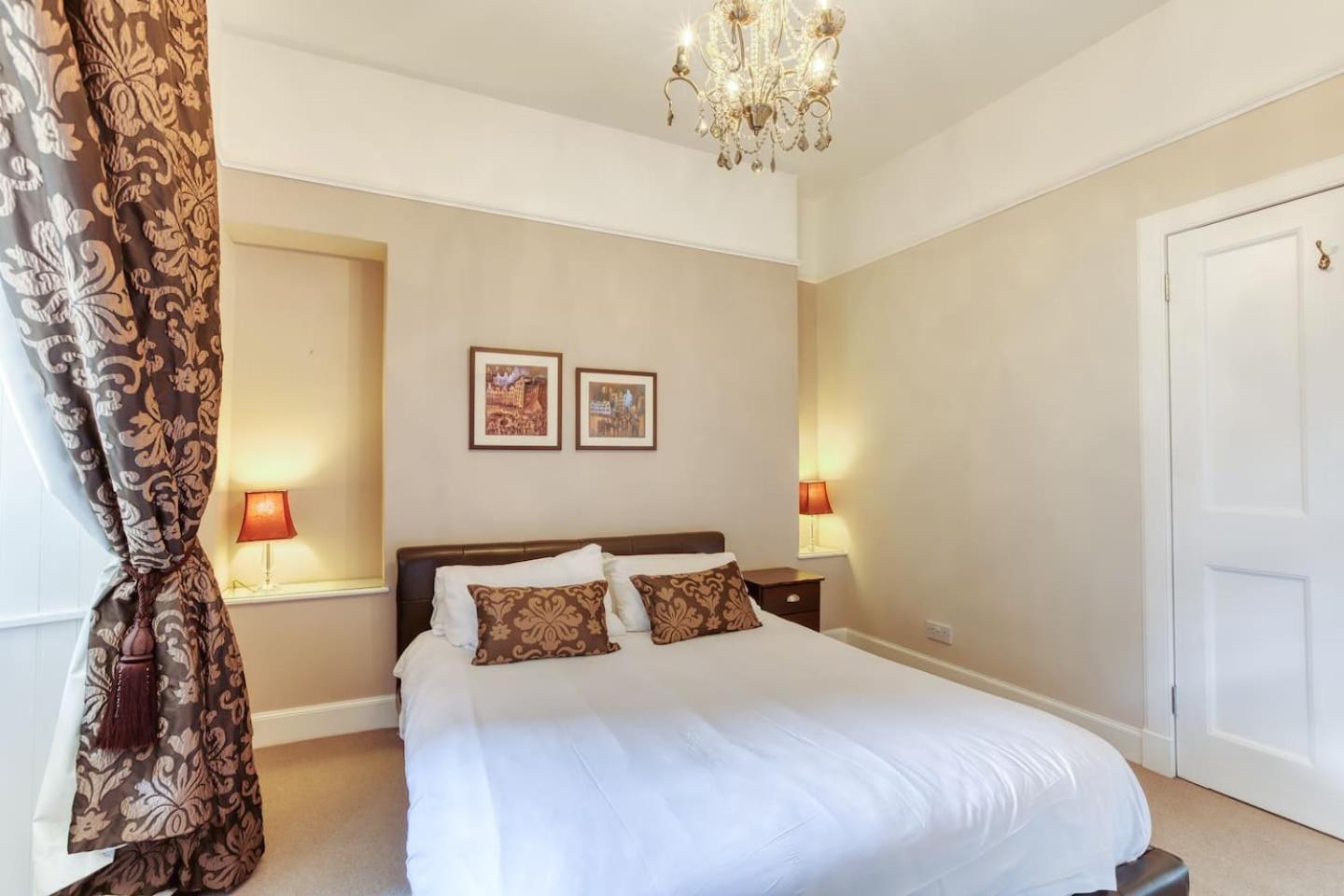 West Port - 2Br In The Heart Of The Old Town Just Off The Grassmarket Edinburgh Bagian luar foto