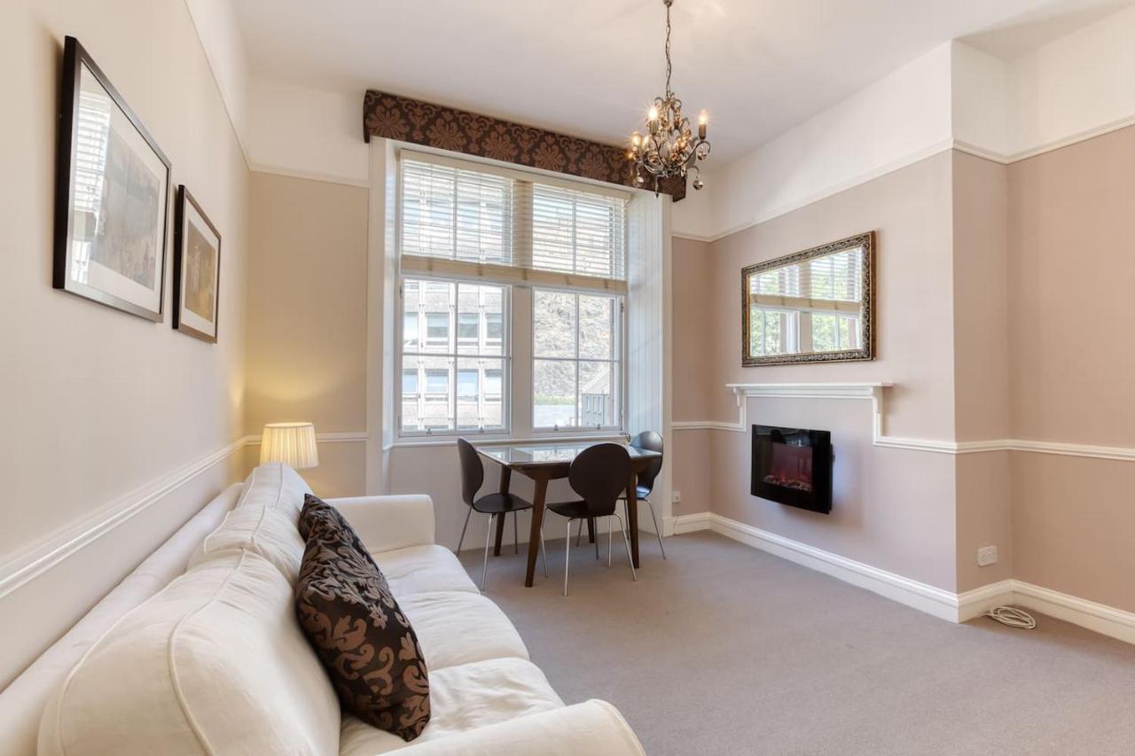 West Port - 2Br In The Heart Of The Old Town Just Off The Grassmarket Edinburgh Bagian luar foto